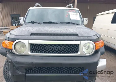 2007 Toyota Fj Cruiser z USA, uszkodzony, nr VIN JTEBU11F070007123
